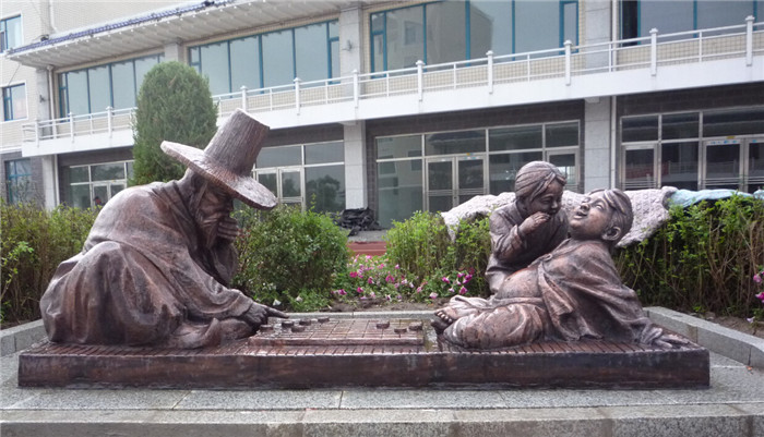 延吉广场锻铜雕塑