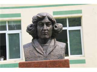 人物纪念头像雕塑