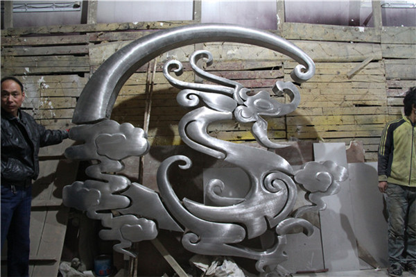 白钢彩钢不锈钢雕塑