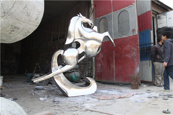 马造型不锈钢雕塑