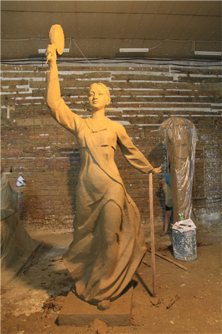 泥稿人物雕塑