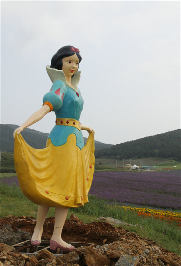 彩绘卡通雕塑 (22)