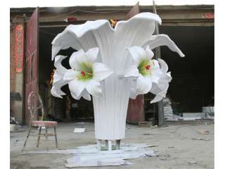 百合花彩绘雕塑