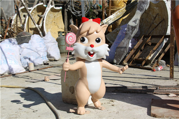 松鼠造型雕塑